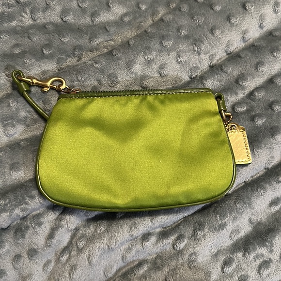 Vintage green Coach Wristlet - Picture 7 of 8